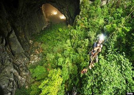 Tour thám hiểm hang động lớn nhất thế giới Sơn Đoòng hút khách - 2 Hang động Sơn Đoòng, điểm du lịch khá hấp dẫn đối với du khách