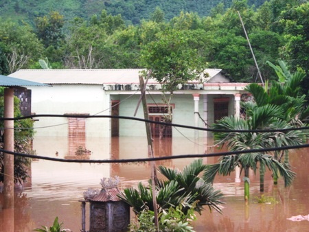 Có hộ vẫn bị ngập sâu chừng 3m.