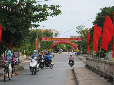 Cờ hoa, biểu ngữ chào mừng Tết Độc lập 2/9