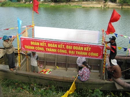 Trang trí đò cổ vũ