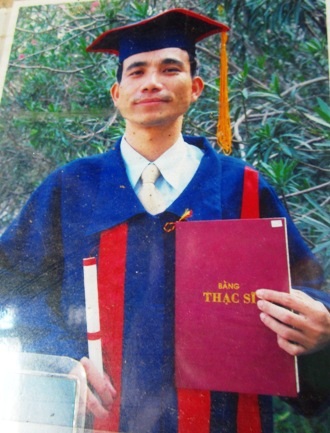Anh Dương Thanh Bình đã hoàn thành xong chương trình Thạc sĩ, là tấm gương để các em noi theo.