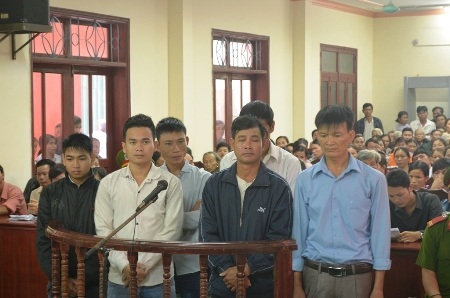 Đánh chết hai “cẩu tặc”, bị truy tố trước tòa - 1 Các bị can bị truy tố về tội cố ý gây thương tích