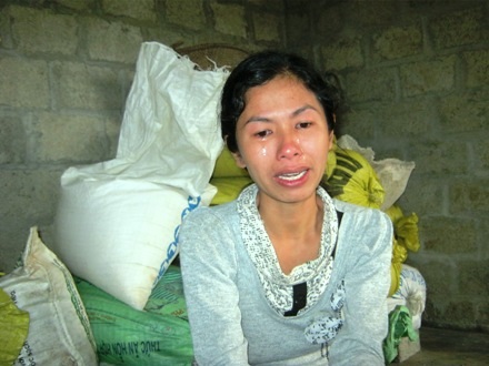 Chị Chung đau đớn khi kể về số phận hẩm hiu của đứa con bé bỏng