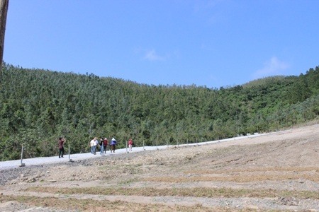 Nườm nượp khách về Vũng Chùa viếng Đại tướng