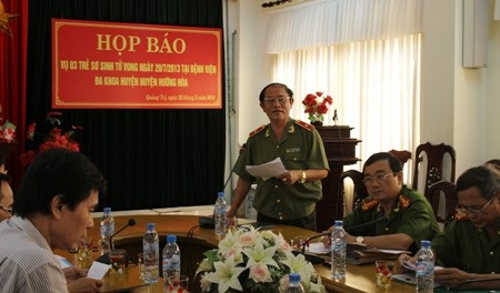 Vợ chồng anh Hang, chị Thương bẫn đau buồn khi mất đứa con đầu lòng