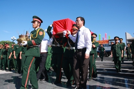 Tiếp nhận và an táng 11 hài cốt liệt sĩ Việt Nam hy sinh tại Lào - 2 Những hài cốt liệt sĩ này được tìm thấy tại các huyện ở tỉnh Savannakhet (Lào)