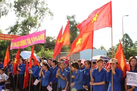 Yêu cầu Trung Quốc rút ngay giàn khoan Hải Dương - 981 khỏi vùng biển Việt Nam.