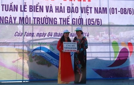 Gần 2.000 người mít tinh hưởng ứng “Tuần lễ biển, hải đảo…” - 2 Hội phụ nữ tỉnh quyên góp hướng về biển đảo