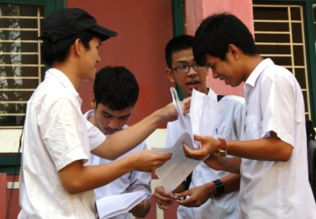 Kết thúc buổi thi chiều nay, có 10 thí sinh Quảng Trị vắng thi. (Ảnh: Đăng Đức)