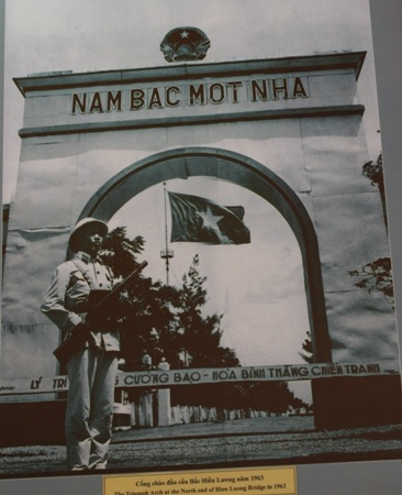 Lực lượng Công an vũ trang làm nhiệm vụ ở vĩ tuyến 17 (Ảnh Tư liệu)