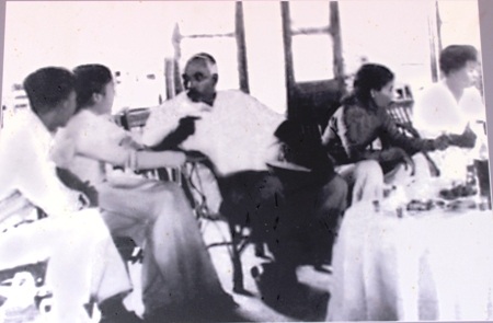 Ông Tạ Quang Bửu, Thứ trưởng Bộ Quốc phòng nước Việt Nam dân chủ cộng hòa, ký Hiệp định 