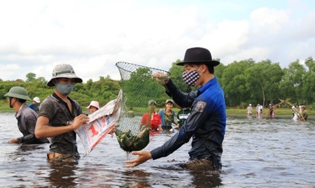 Chiến lợi phẩm sau một hồi lâu ngâm mình dưới nước 