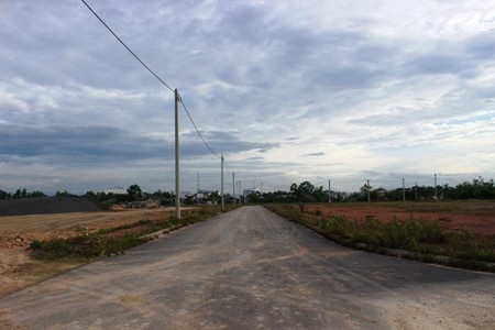 Mặt bằng dù đã được san phẳng nhưng chưa bố trí cho hộ dân nào