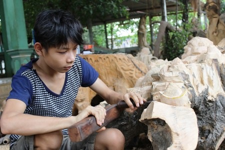 Từ ngày về trung tâm học nghề, Trình đã quên đi sự mặc cảm, tự ti để cố gắng trong công việc