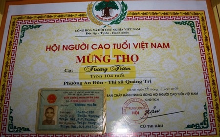 Bằng khen Hội người cao tuổi Việt Nam mừng thọ 2 cụ