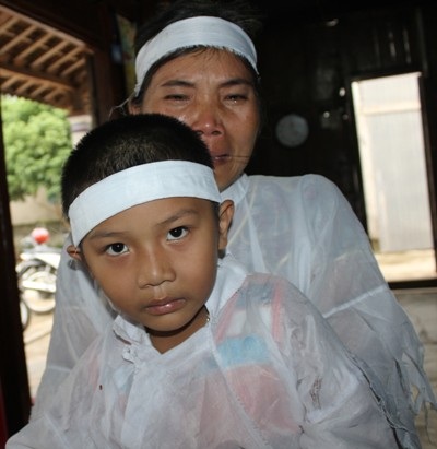 Nghĩ về chồng và con, lòng chị Nhung lại quặn thắt, đớn đau