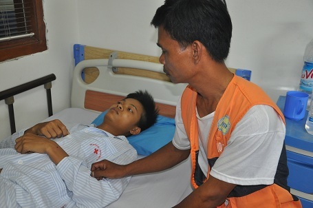 Hai bố con đã từng rất tuyệt vọng vì không biết làm cách nào cả.