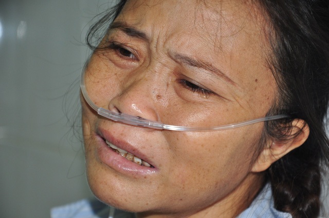 Chị Hòa những ngày tháng 10 đi viện với cái chết nắm chắc trong tay.