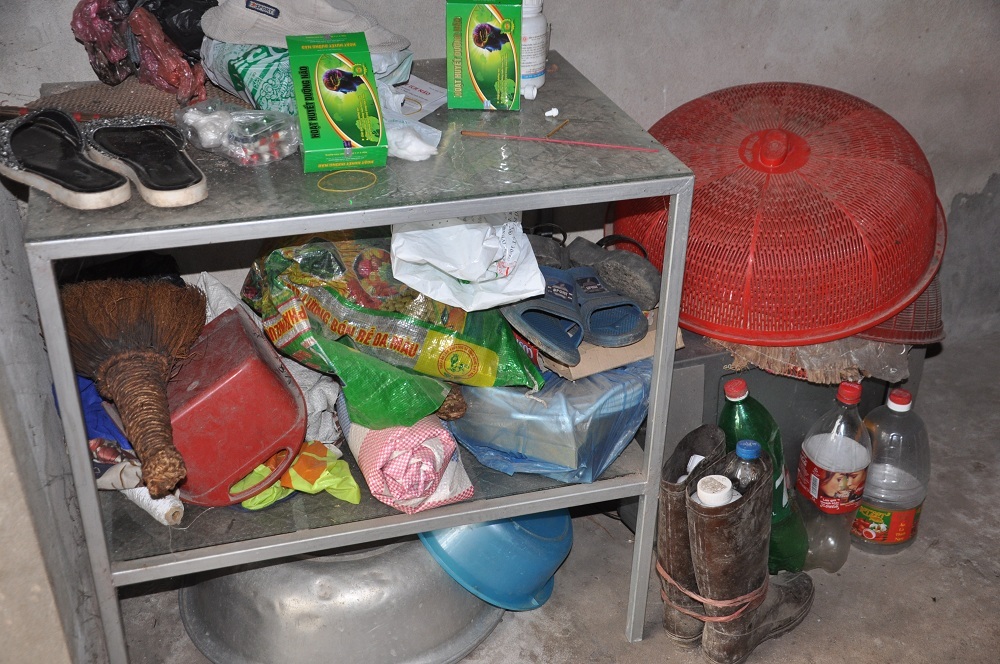 Thương mẹ già phải thường xuyên chạy trốn đòn roi của con trai - 8