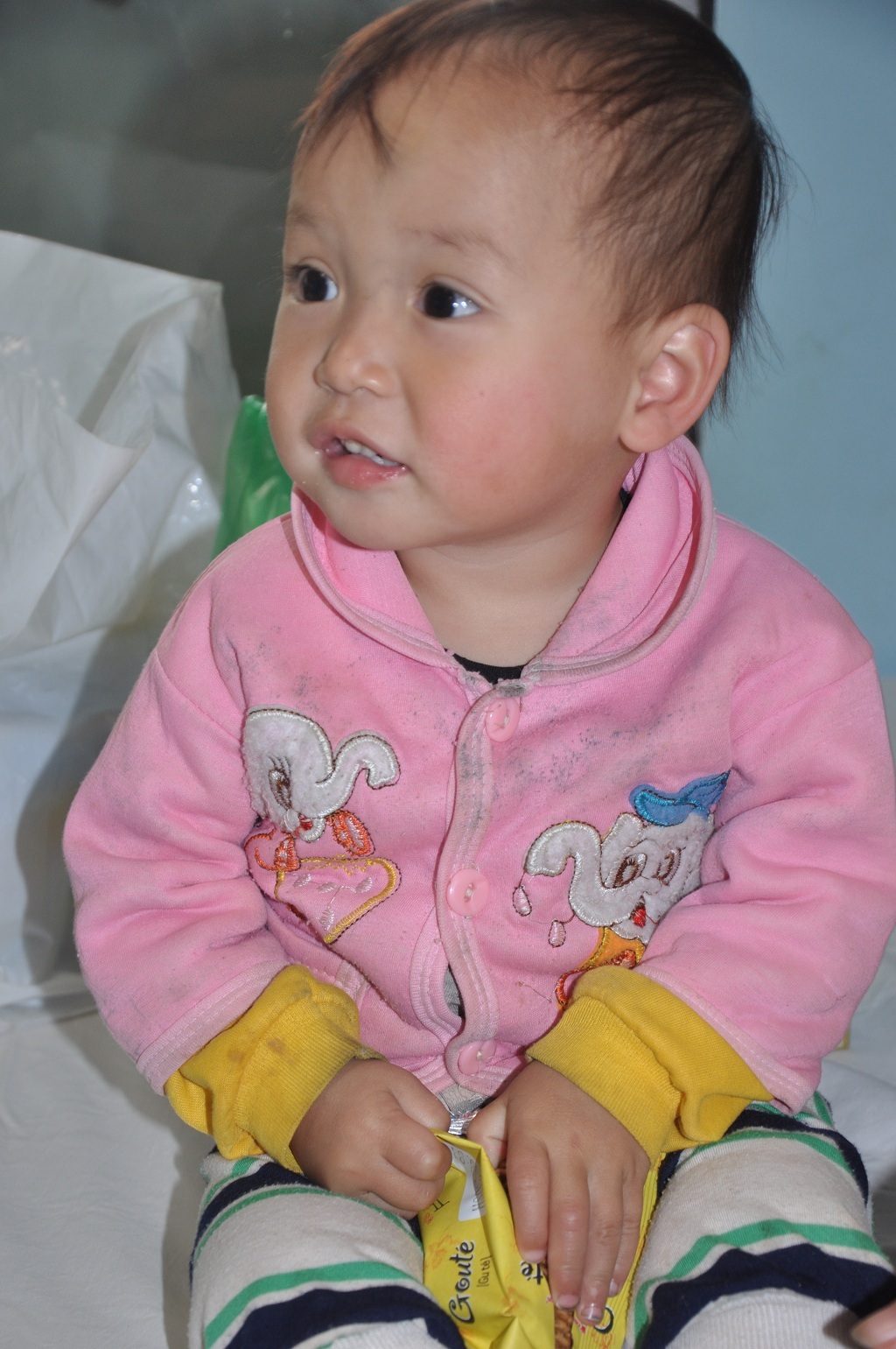 Sau thông tin mà báo điện tử Dân trí đưa, bé Lý Triệu Hồng Sơn đã được lên bệnh viện Nhi TW thăm khám chữa bệnh.