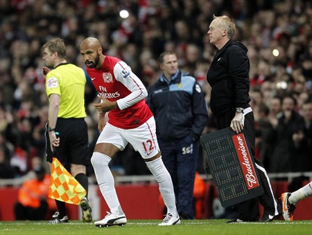 Henry ghi bàn giúp Arsenal vượt qua Leeds - 3 Henry ghi bàn giúp Arsenal vượt qua Leeds - 3