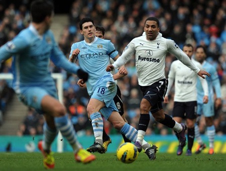 Man City thắng Tottenham nhờ bàn thắng ở phút bù giờ - 2 Man City thắng Tottenham nhờ bàn thắng ở phút bù giờ - 2
