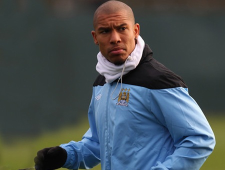 Man City để ngỏ khả năng bán Nigel de Jong - 1