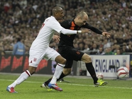 Cú đúp của Robben khiến tuyển Anh ôm hận trước Hà Lan - 3 Cú đúp của Robben khiến tuyển Anh ôm hận trước Hà Lan