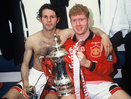 Các cột mốc trong 900 trận Giggs khoác áo Manchester United - 8