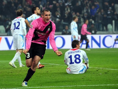 Đánh gục Catania, Juventus trở lại ngôi đầu bảng - 3 Đánh gục Catania, Juventus trở lại ngôi đầu bảng - 3
