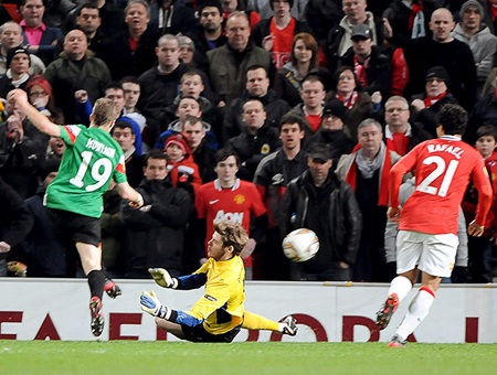 90 phút thảm kịch của MU tại Old Trafford