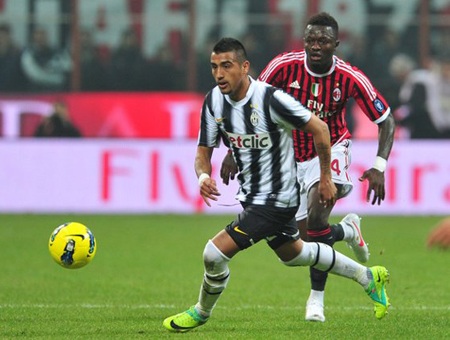 Hòa gay cấn Milan, Juventus giữ vững thành tích bất bại - 1
