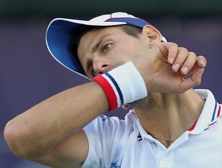 Federer, Djokovic nhọc nhằn tiền bước, đã có hạt giống bị loại - 2 Federer, Djokovic nhọc nhằn tiền bước, đã có hạt giống bị loại
