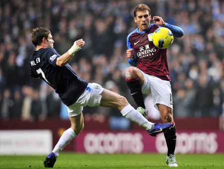 Phá dớp Villa Park, Man City lấy lại ngôi đầu từ tay MU - 2