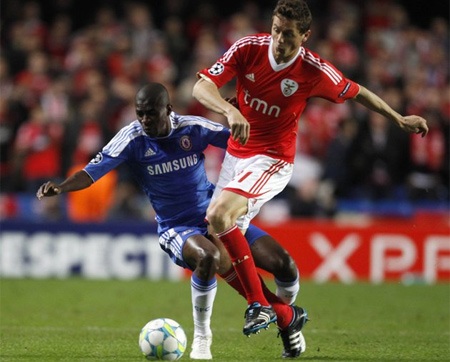 Tiếp tục thắng Benfica, Chelsea tiến vào bán kết gặp Barcelona - 2 Tiếp tục thắng Benfica, Chelsea tiến vào bán kết gặp Barcelona