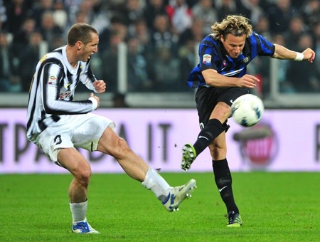 Hụ gục Inter, Juventus rút ngắn khoảng cách với Milan - 2 Hụ gục Inter, Juventus rút ngắn khoảng cách với Milan