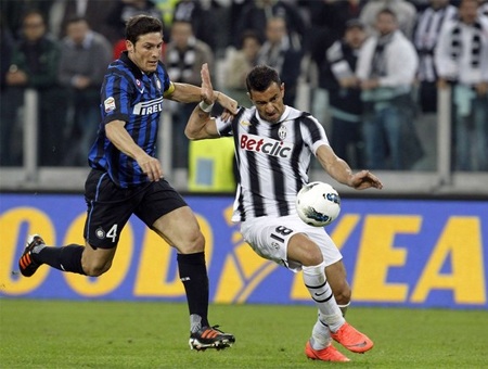 Hụ gục Inter, Juventus rút ngắn khoảng cách với Milan - 1 Hụ gục Inter, Juventus rút ngắn khoảng cách với Milan