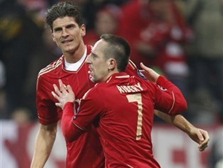 Bayern 7 lần "xé lưới" Basel - 2 Bayern 7 lần xé lưới Basel