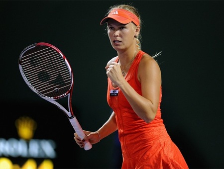 Nadal, Djokovic tiếp tục tiến bước,Wozniacki bắn rụng Serena Williams