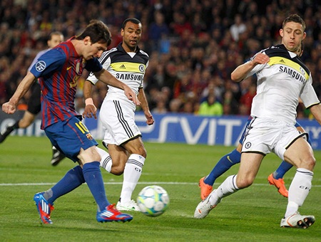 Những cung bậc cảm xúc trong 90 phút tại Nou Camp