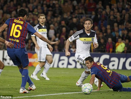 Những cung bậc cảm xúc trong 90 phút tại Nou Camp