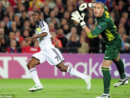 Những cung bậc cảm xúc trong 90 phút tại Nou Camp