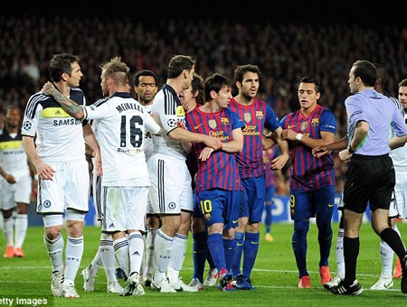 Những cung bậc cảm xúc trong 90 phút tại Nou Camp