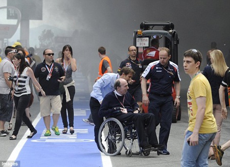 Vừa vô địch chặng, đội Williams đã bị lửa đốt mất xe đua