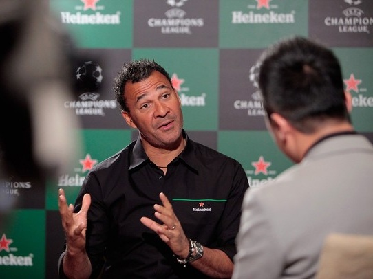 Ruud Gullit: “Abramovich đang mong Chelsea thua Bayern” - 1 Ruud Gullit: “Abramovich đang mong Chelsea thua Bayern”