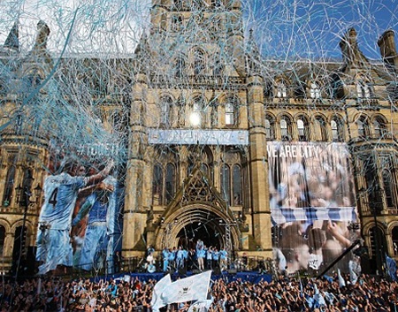 Tevez đào sâu hận thù với đội bóng cũ MU - 3 Tevez đào sâu hận thù với đội bóng cũ MU