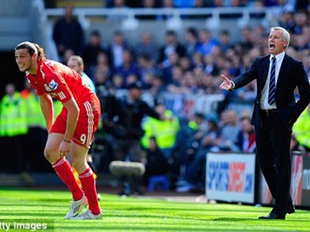 Pardew đang muốn đưa Carroll trở lại Newcastle