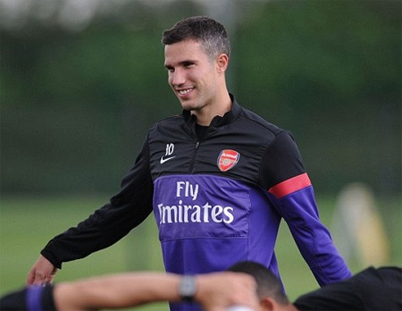 MU có thật sự cần Robin Van Persie? - 1 Van Persie đang rất được MU quan tâm