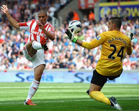 Giroud mờ nhạt như các ngôi sao khác trong đội hình của Arsenal