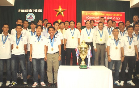 Đà Nẵng mở hội đón nhà vô địch V-League 2012 - 7 Bài và ảnh